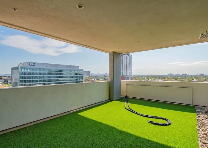 Posh - Modern High Rise Dt, Pool, Gym, Parking * Phoenix